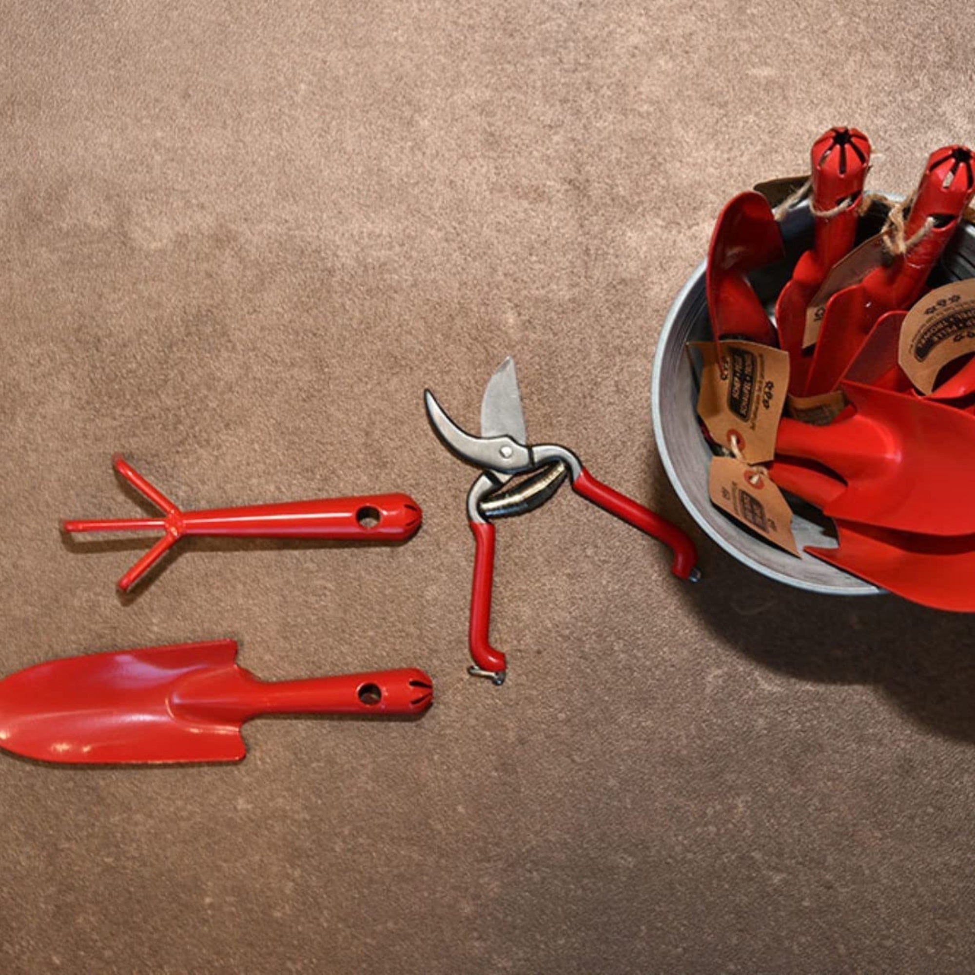 Esschert Design Steel Garden Pruning Shears for Precision Trimming, Red, 5"