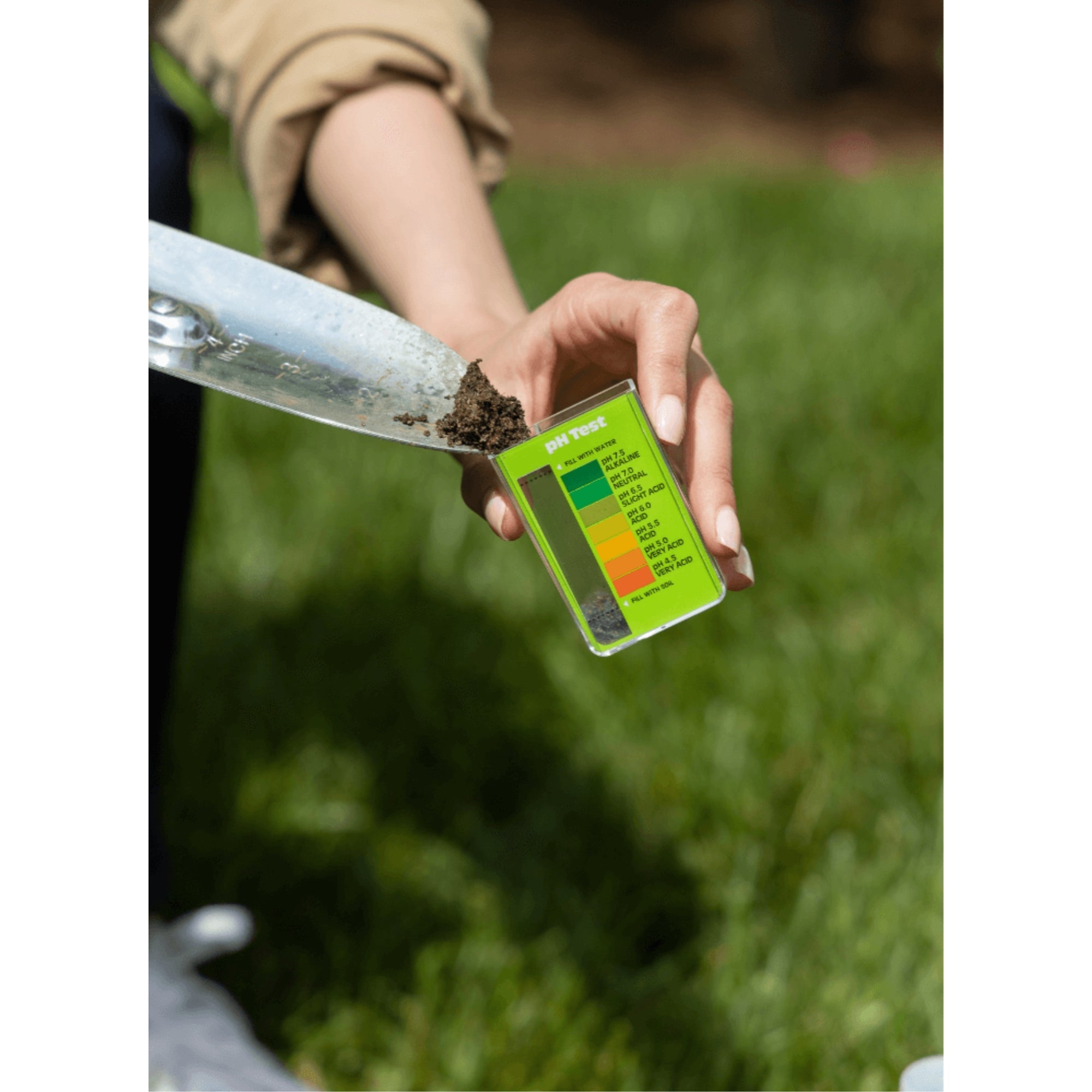 Jonathan Green Soil pH Test Kit for Lawns with Color Chart — Easy Use (10 Tests)