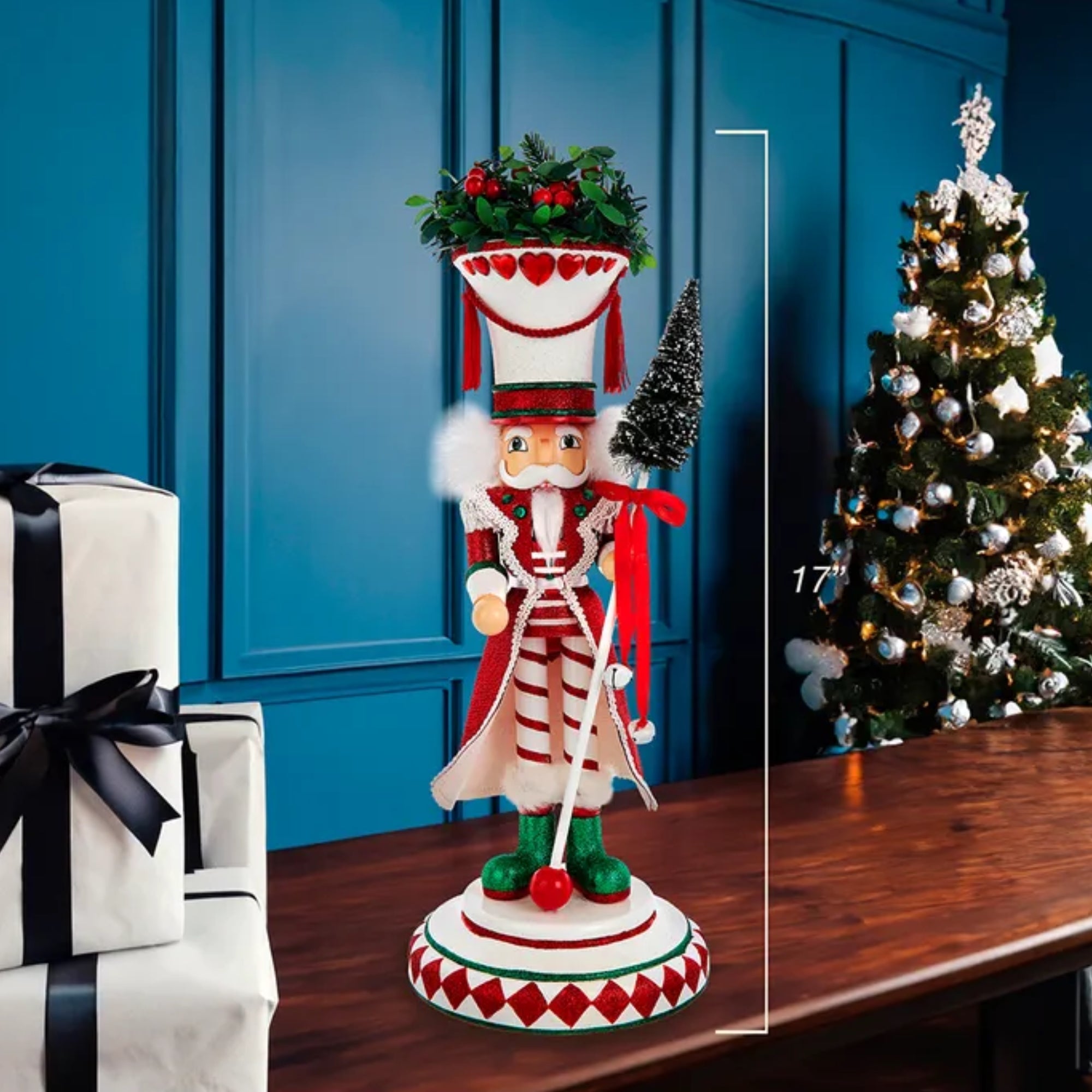Kurt Adler Hollywood Nutcrackers Collection, Hearts Soldier, 17"