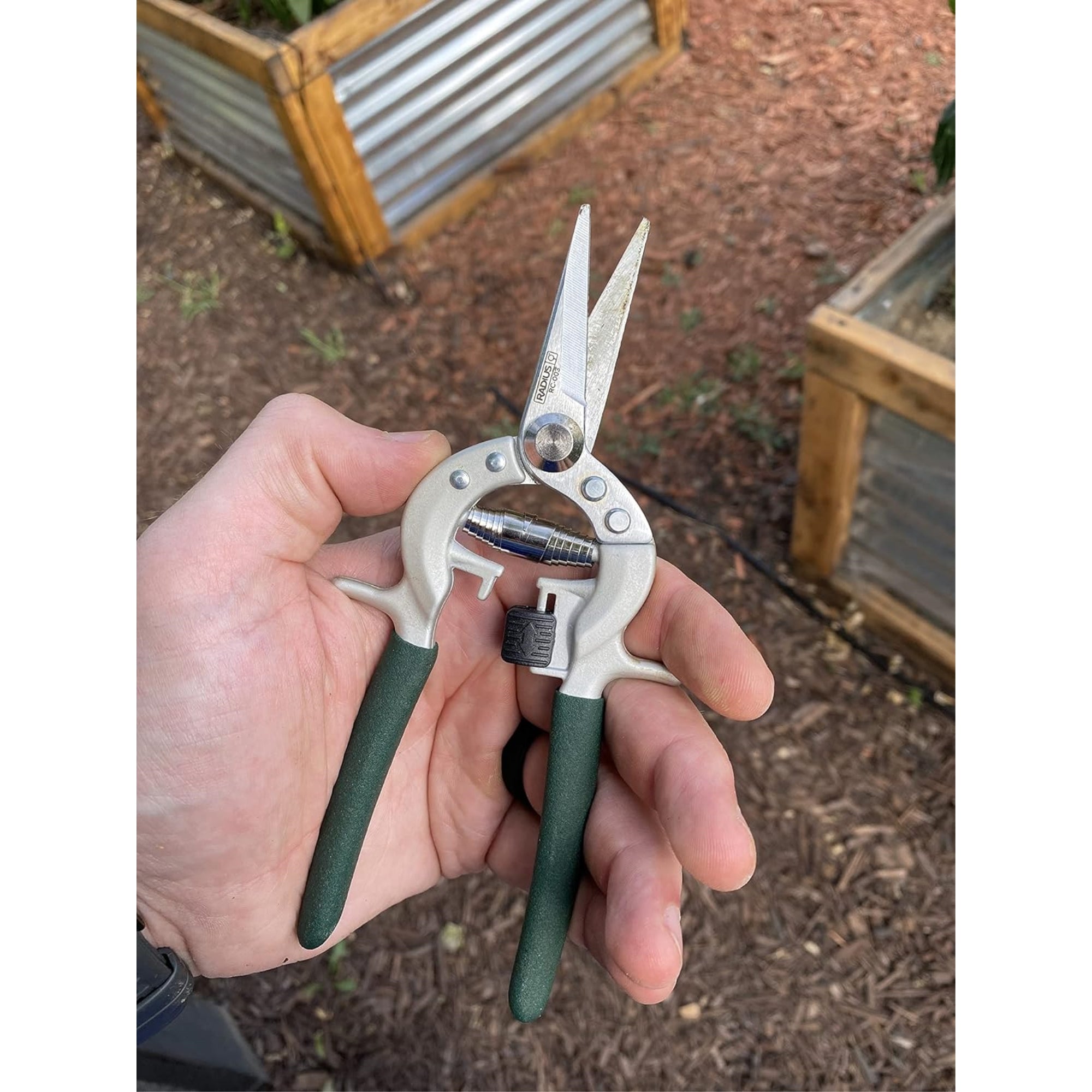 Radius Garden Bypass Pruning Shears, Light-Weight, Fine Tip T-Handle, Plant Pruner
