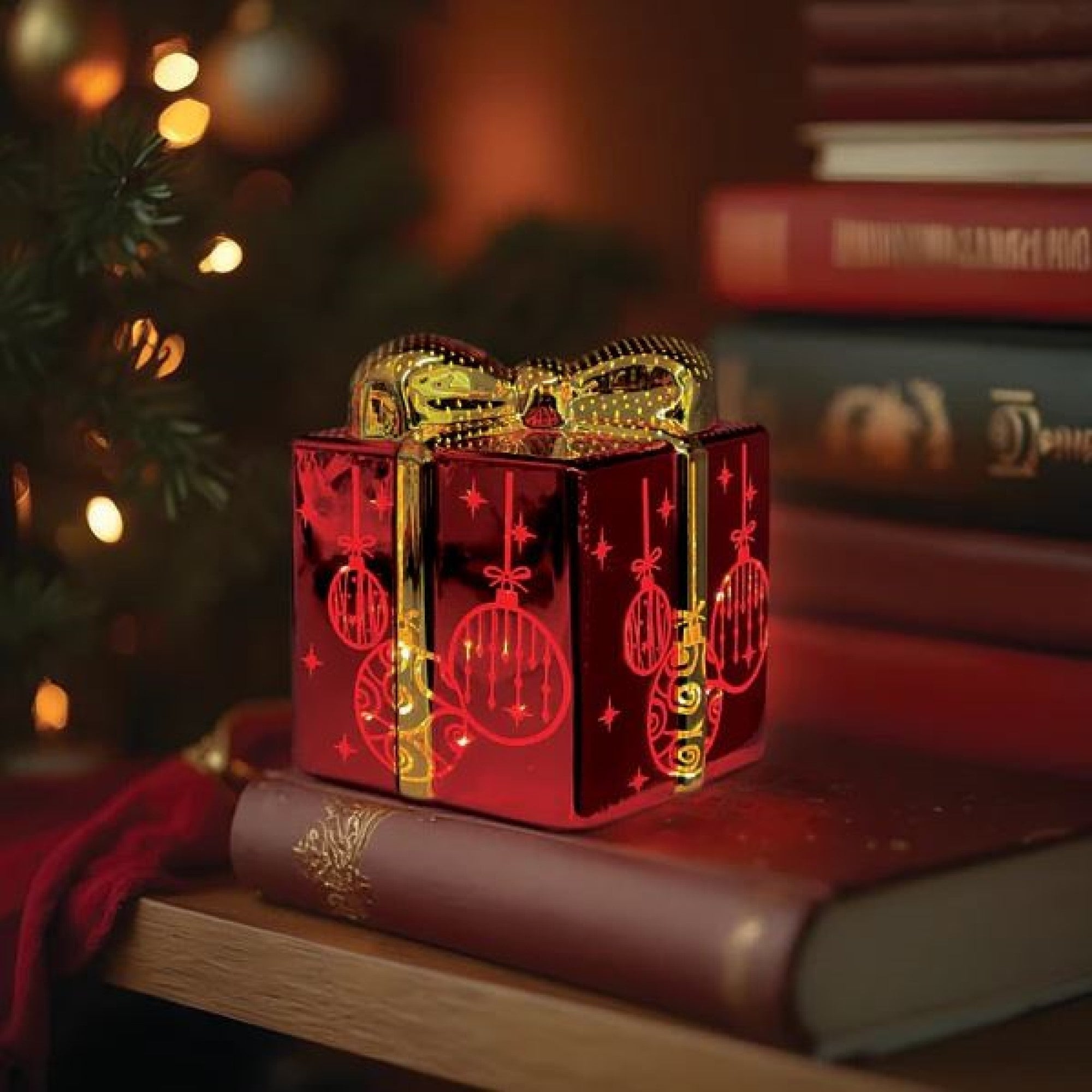 Old World Christmas Battery-Operated Lighted Ceramic Tabletop Decoration, Gift Box, Gold & Red, 4"