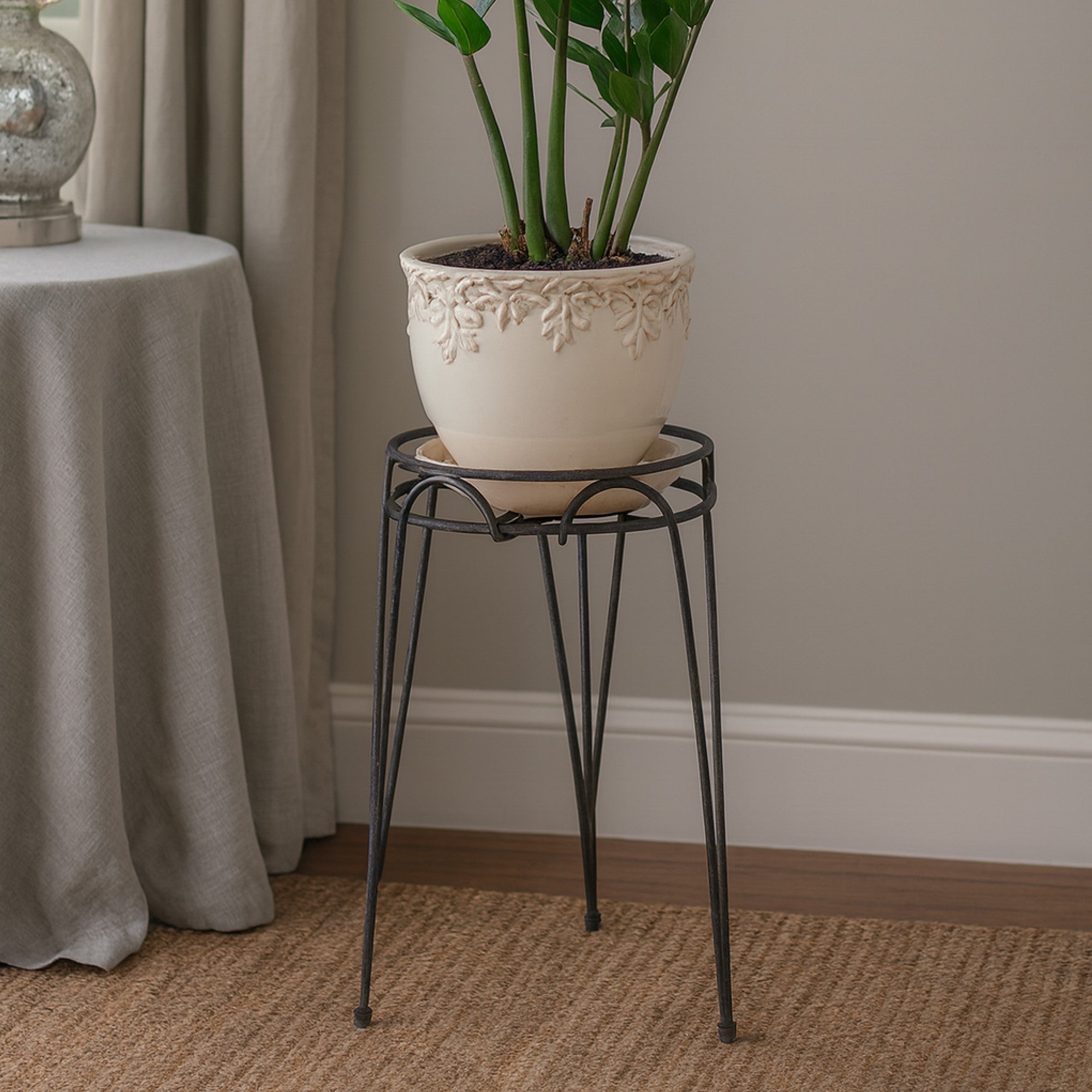 Border Concepts Powder-Coated Wrought Iron Hampton Plant Stand, 15", Black