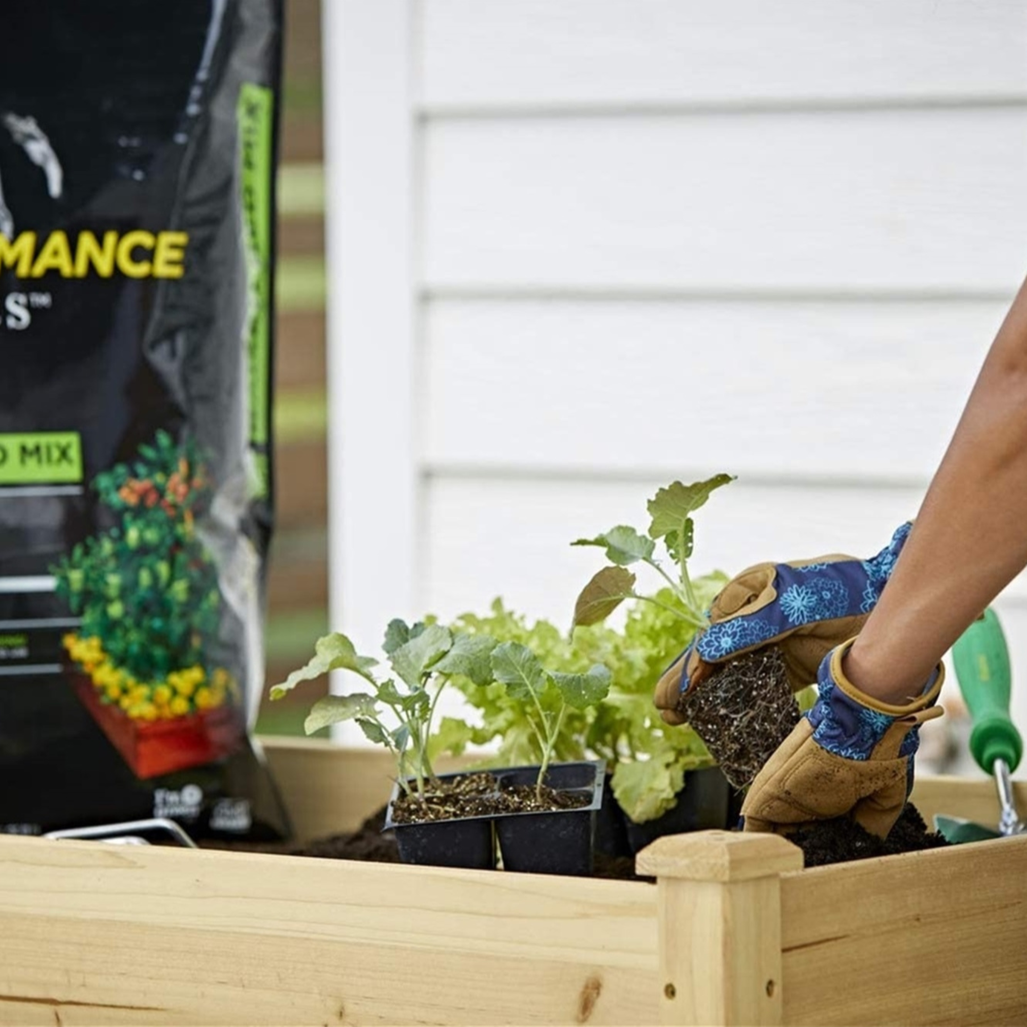 Miracle-Gro Performance Organics Raised Bed Mix Potting Soil, 1.3 cu. ft.