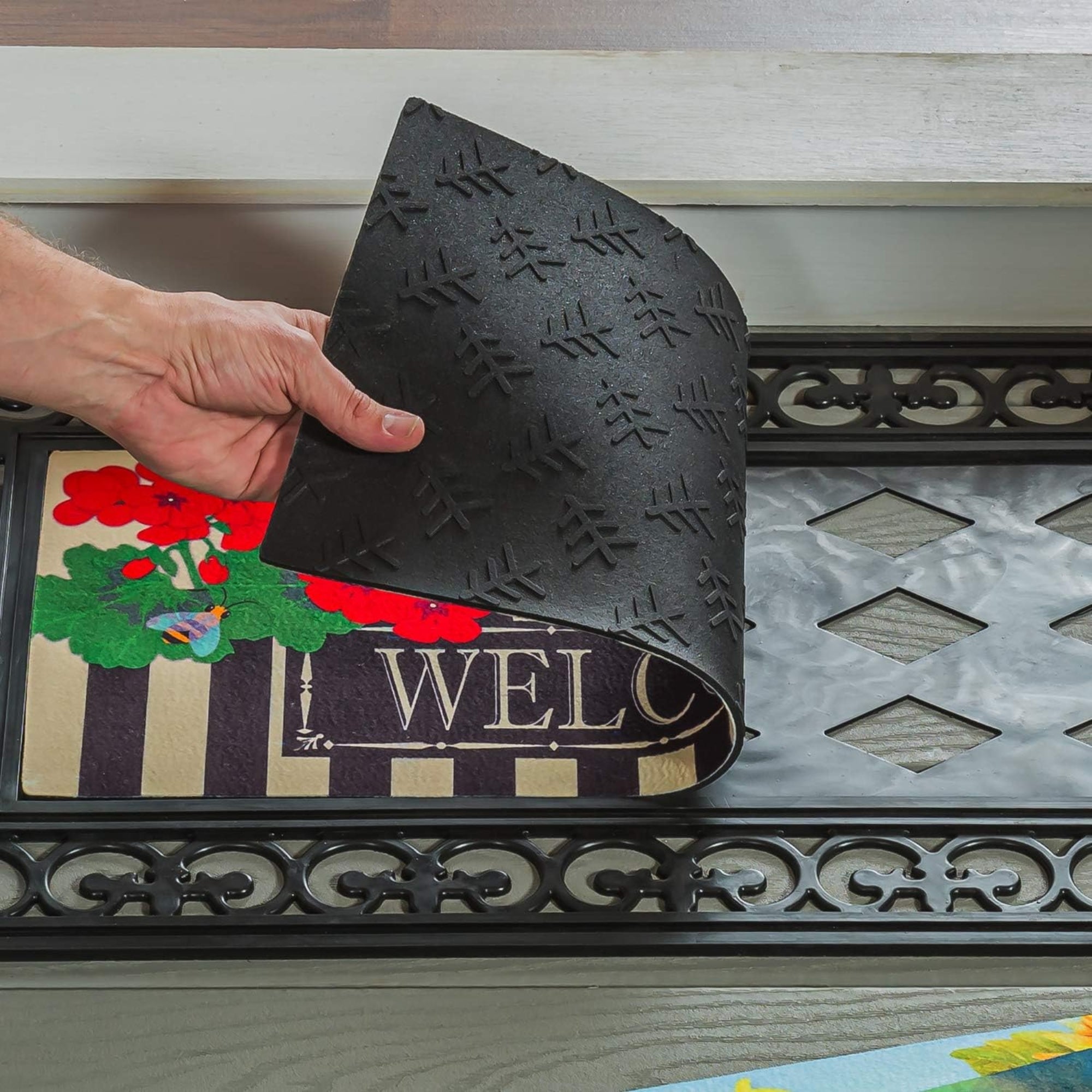 Evergreen Sassafras Non-Slip Switchmat Tray, Fleur De Lis Scroll