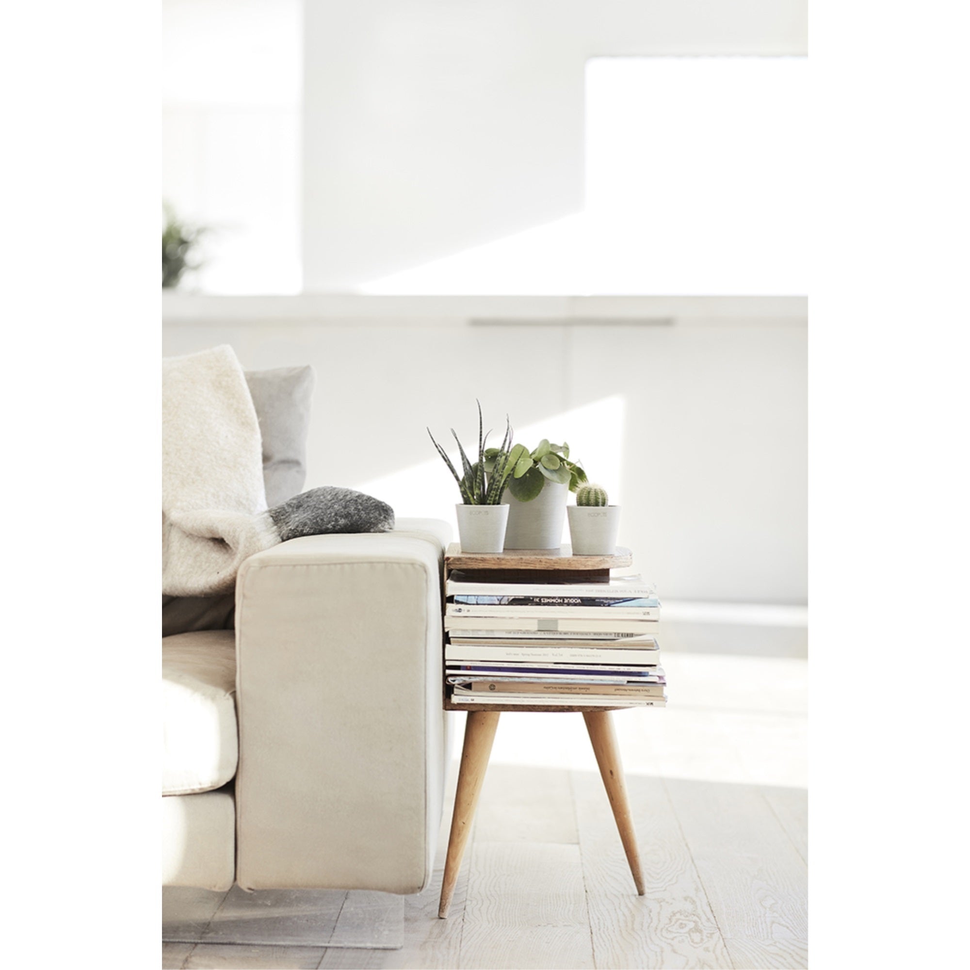 Ecopots Amsterdam Mini Durable Modern Round Recycled-Based Composite Flower Pot Planter