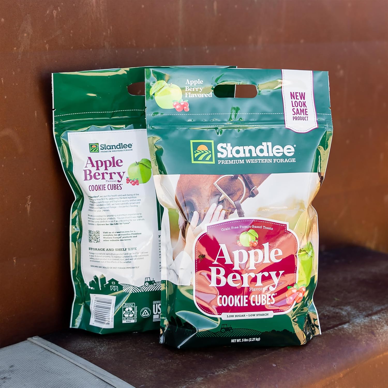 Standlee Hay Company Apple Berry Cookie Cubes Horse Treats