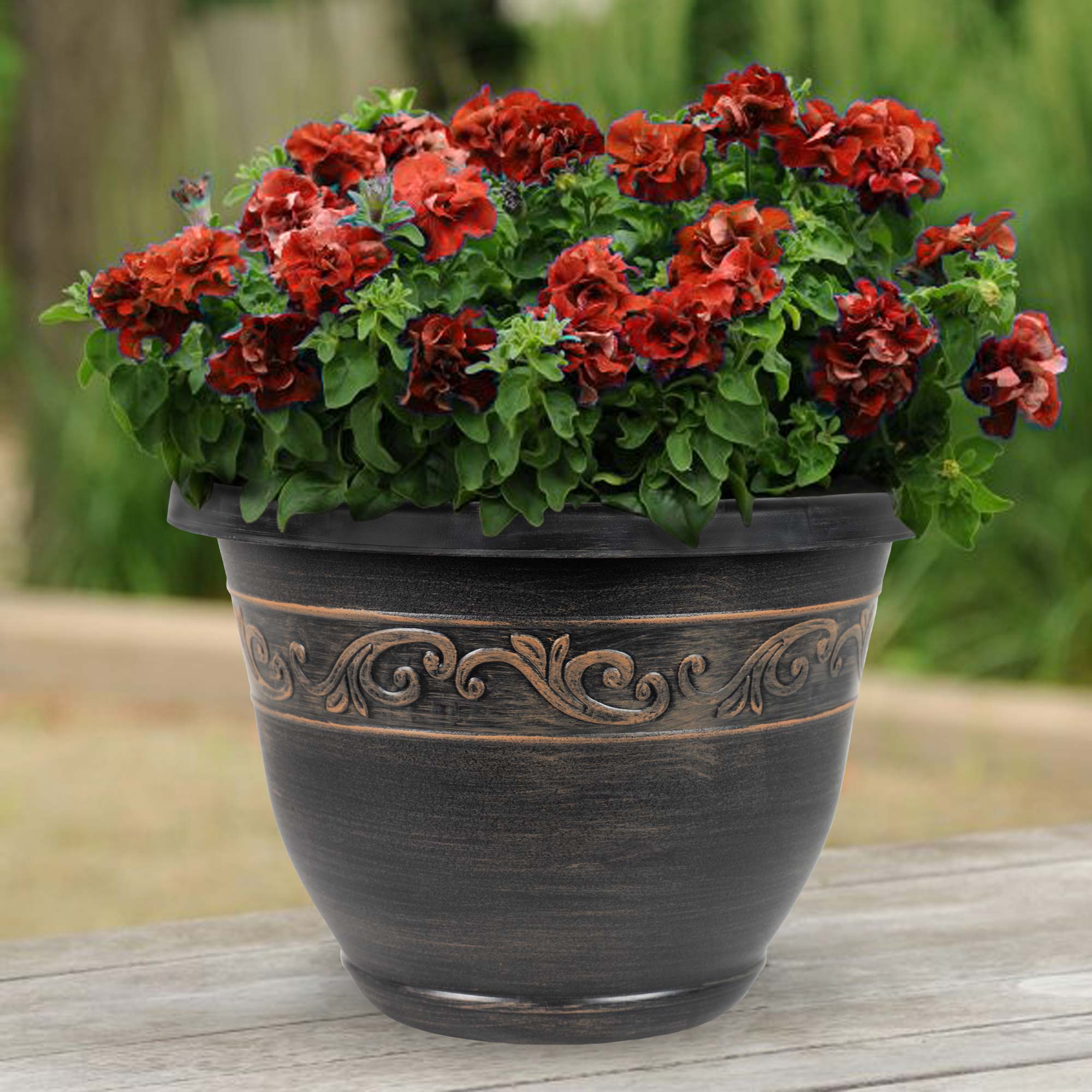Garden Elements Plastic Indoor/Outdoor Round Tulip Banded Lightweight Planter with Drainage Holes, Durable and Versatile