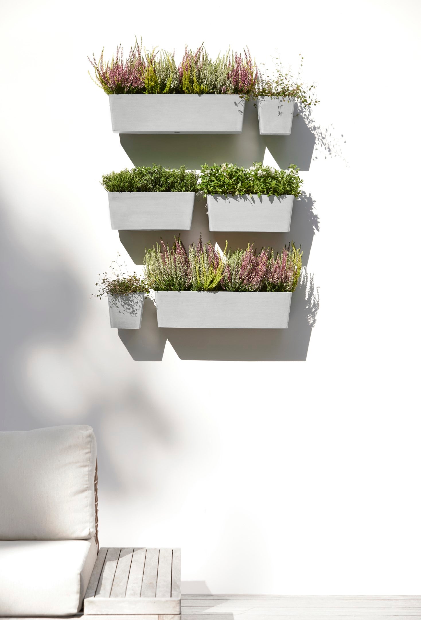 Ecopots Manhattan Wall Durable Modern Rectangular Indoor/Outdoor Recycled-Based Composite Hanging Flower Planter