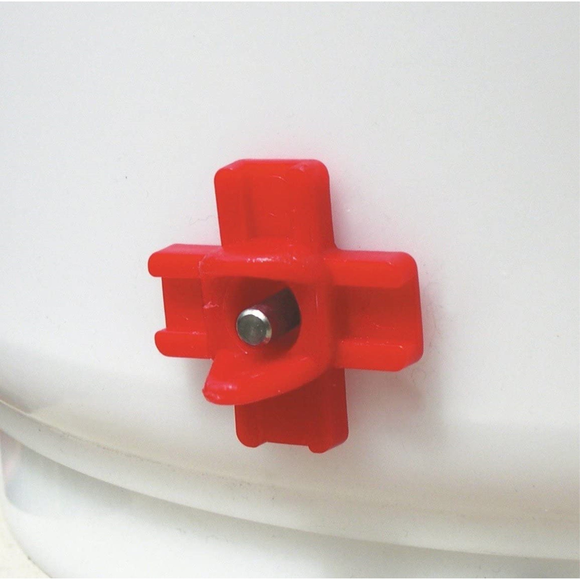 Farm Innovators Heated Poultry Drinker with Drip-Free Side Mount Nipples, 2 Gallons