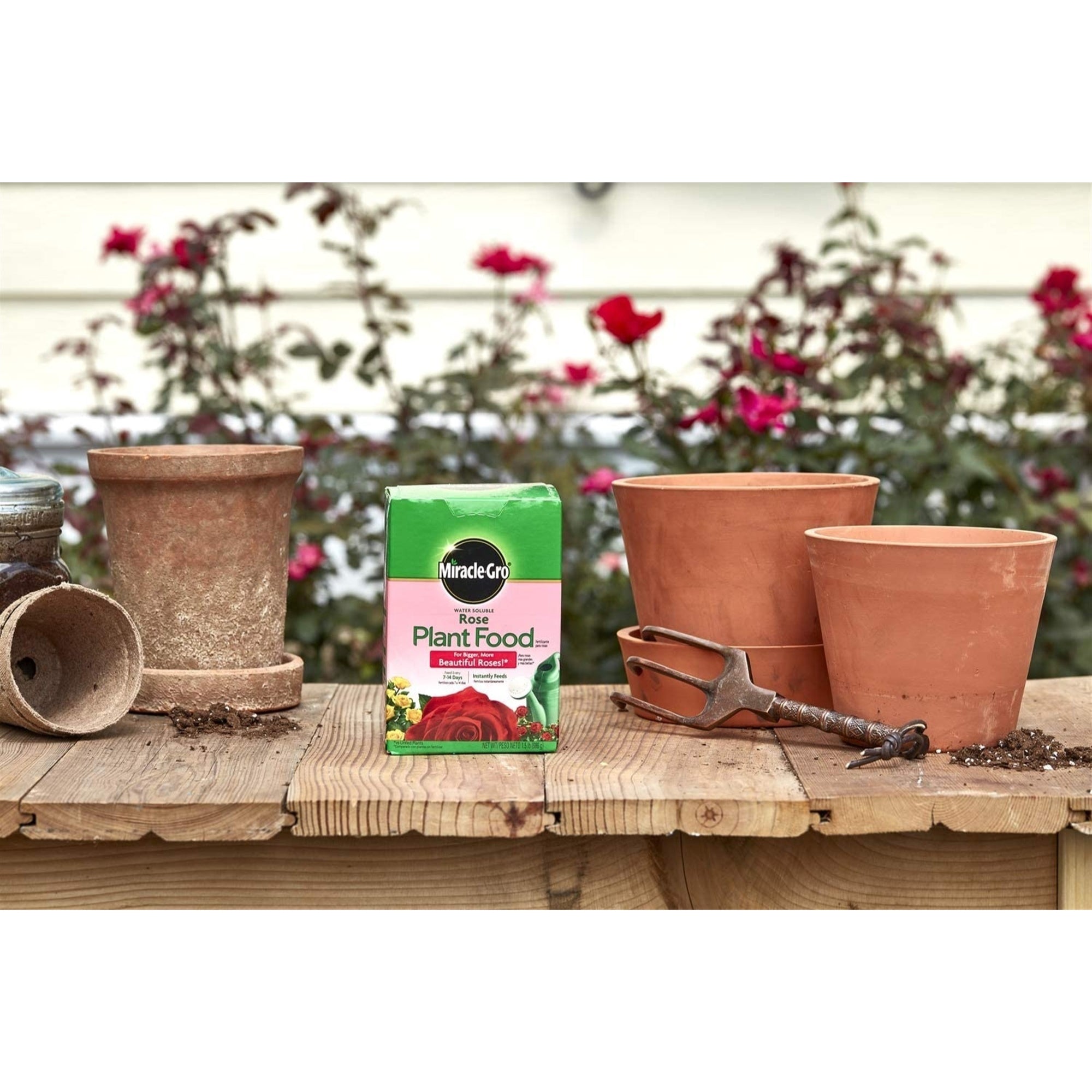 Miracle-Gro Water Soluble Rose Plant Food, 1.5 lb