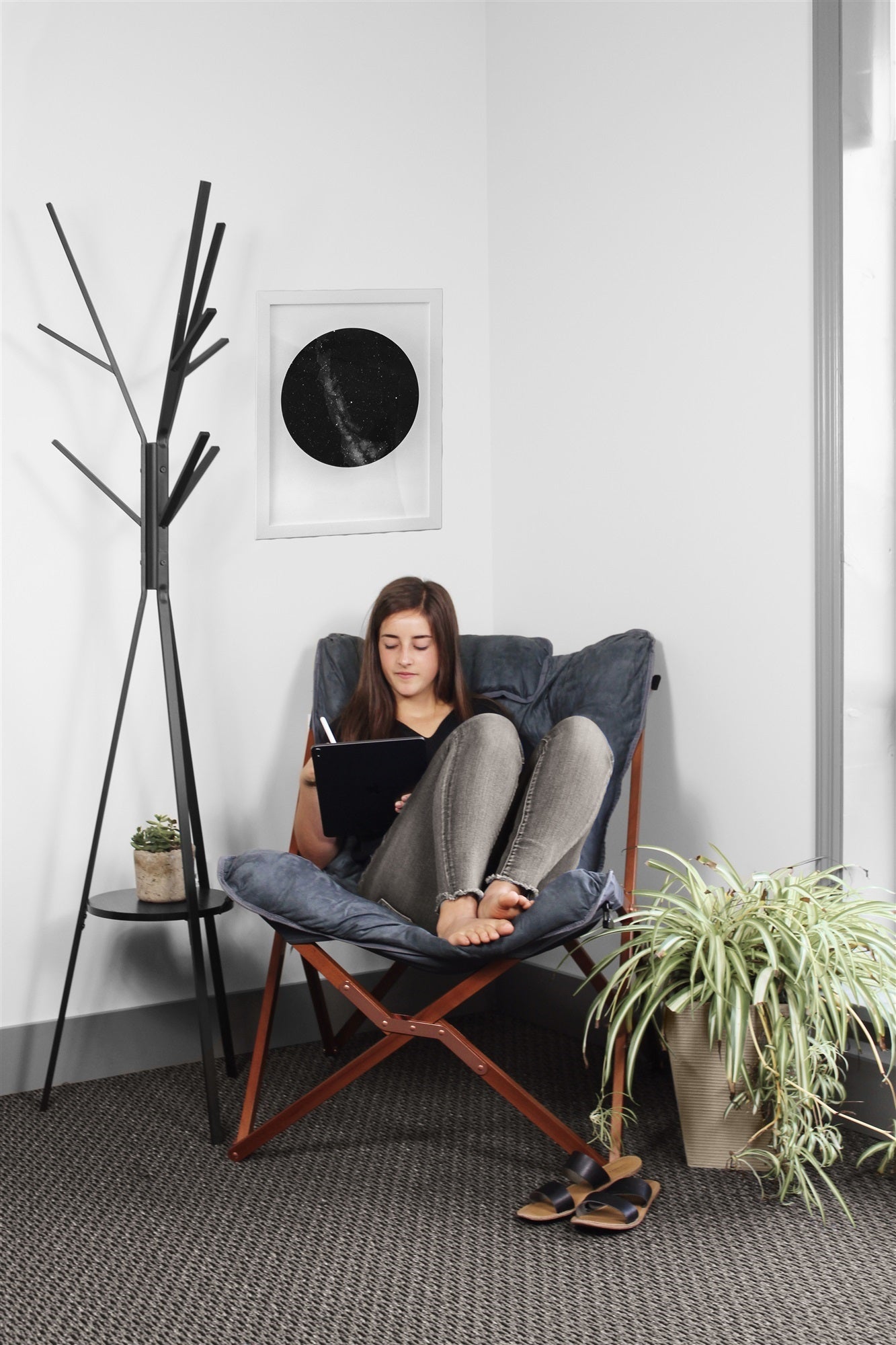 Zenithen Indoor Wood Butterfly Folding Accent Chair For Dorms, Bedrooms, and Living Rooms
