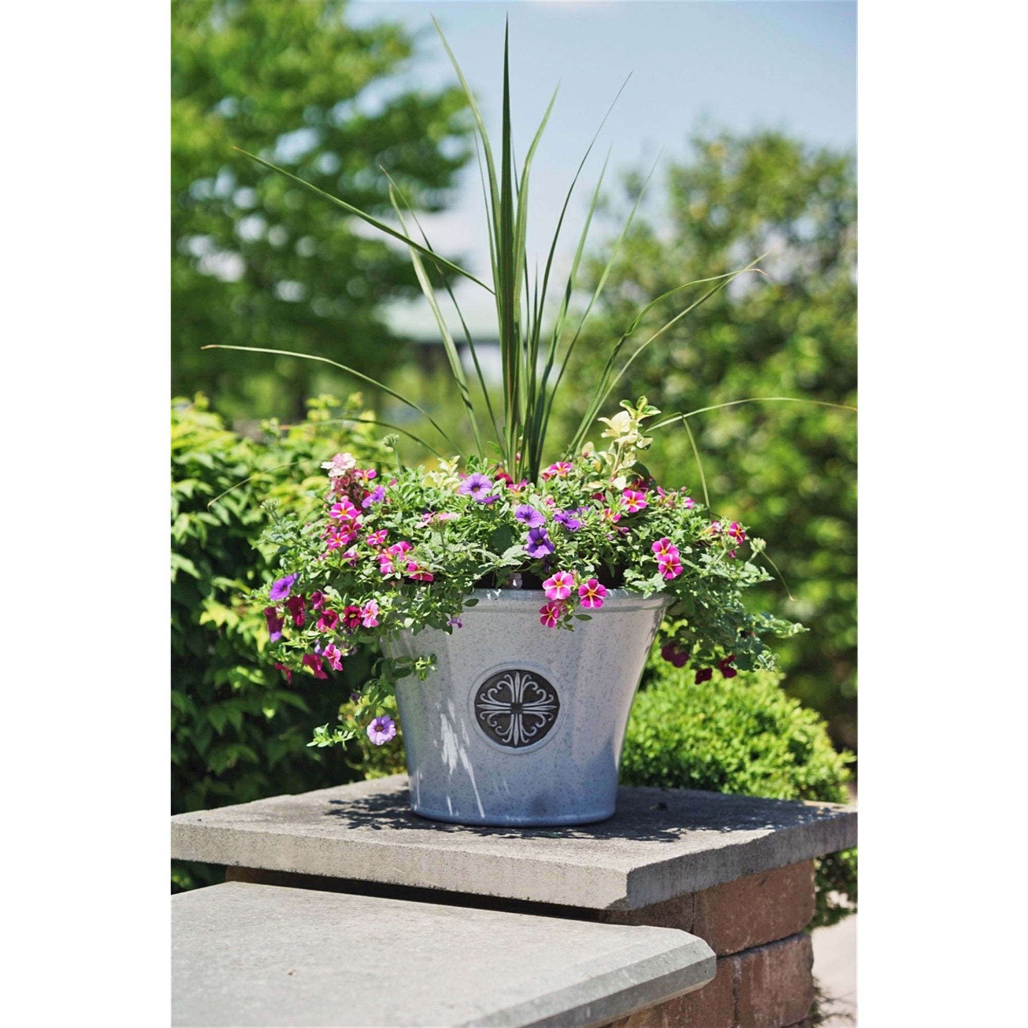 Garden Elements Indoor/Outdoor Plastic Modern Logo Planter with Drainage Holes, Lightweight & Durable, 14.75"