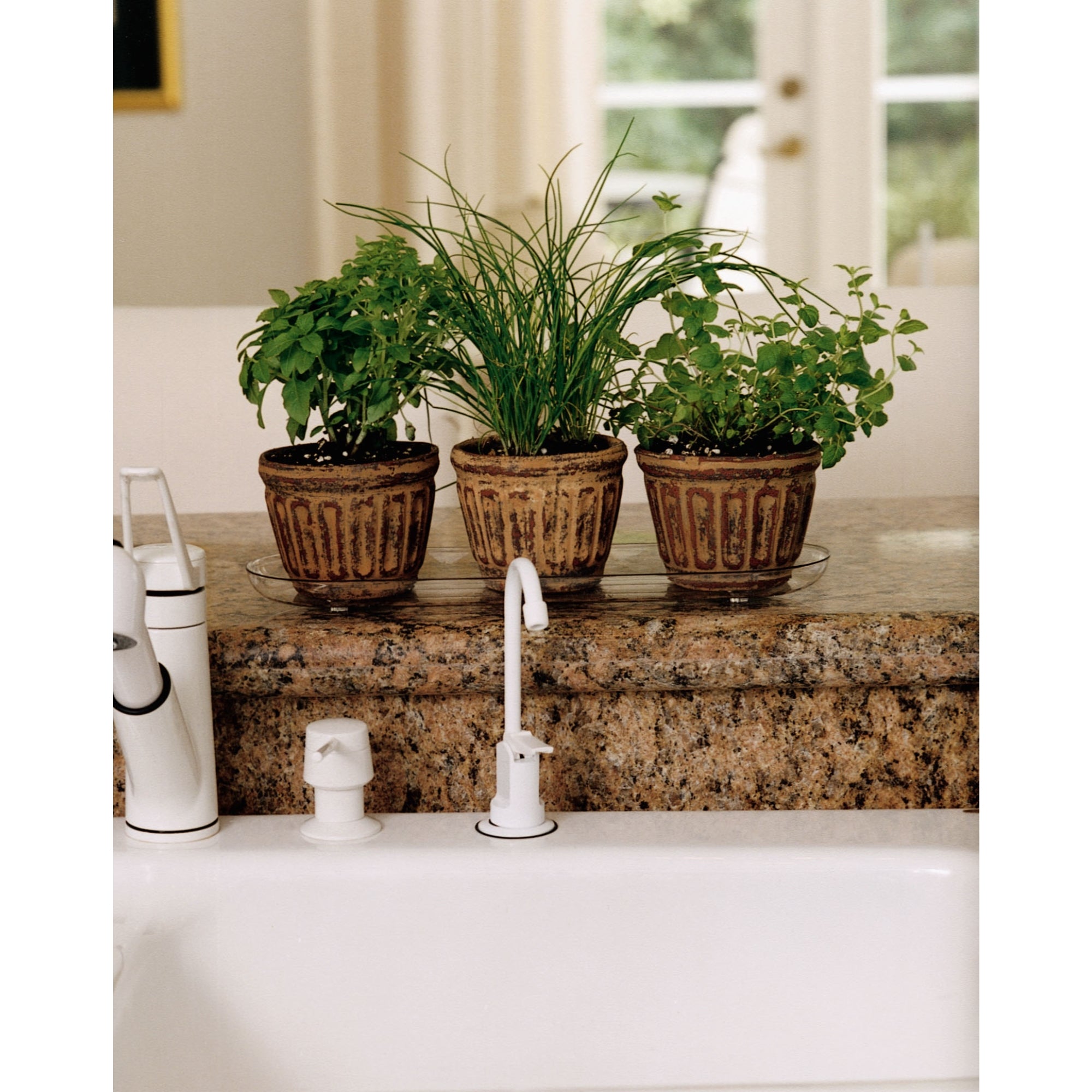 Plastec Plant Pak Oval Plastic Saucer, Clear, 12in L x 6in W