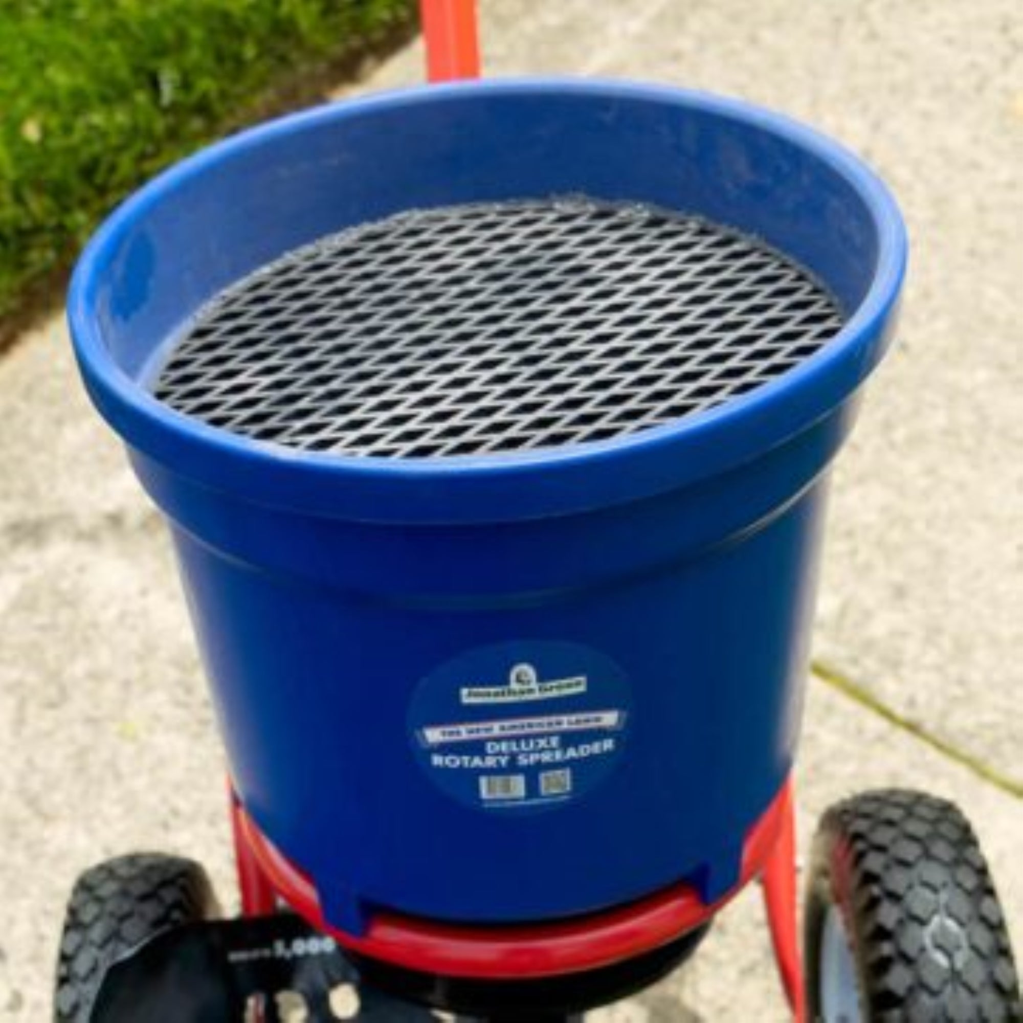 Jonathan Green New American Lawn Deluxe Broadcast Rotary Spreader