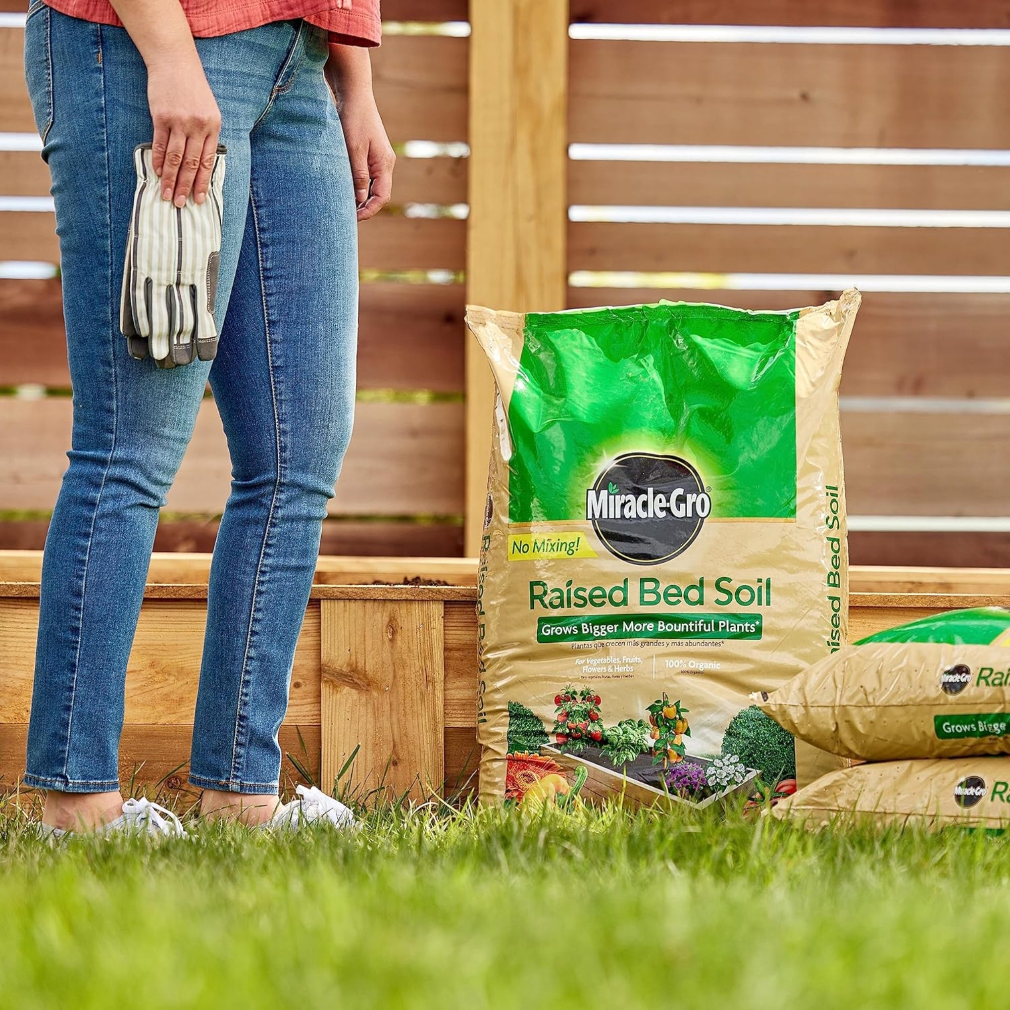 Miracle-Gro Raised Bed Soil for Vegetables, Fruits, Flowers & Herbs, 1.5 cu ft