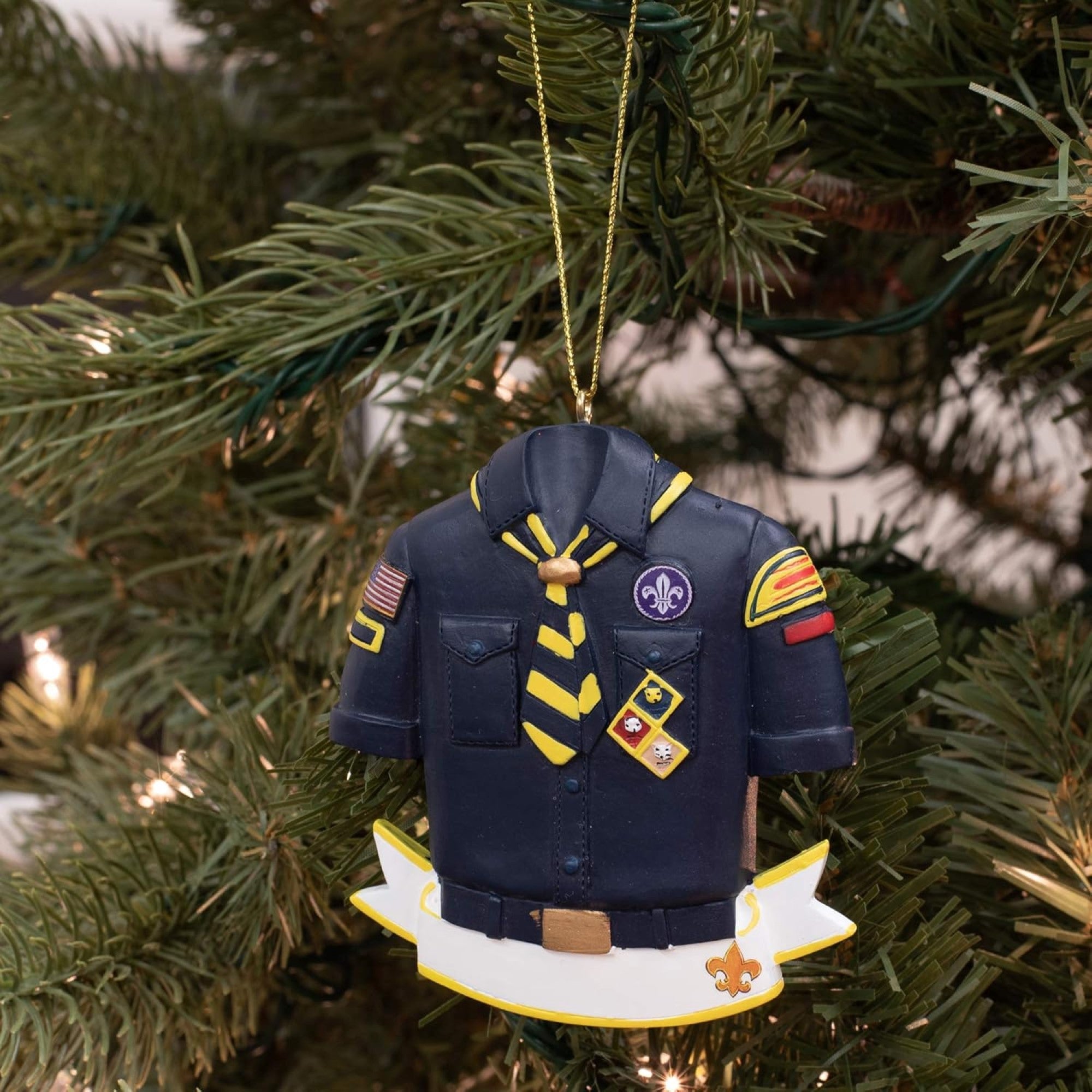 Kurt Adler Resin Ornament for Christmas Tree, Club Scout Shirt