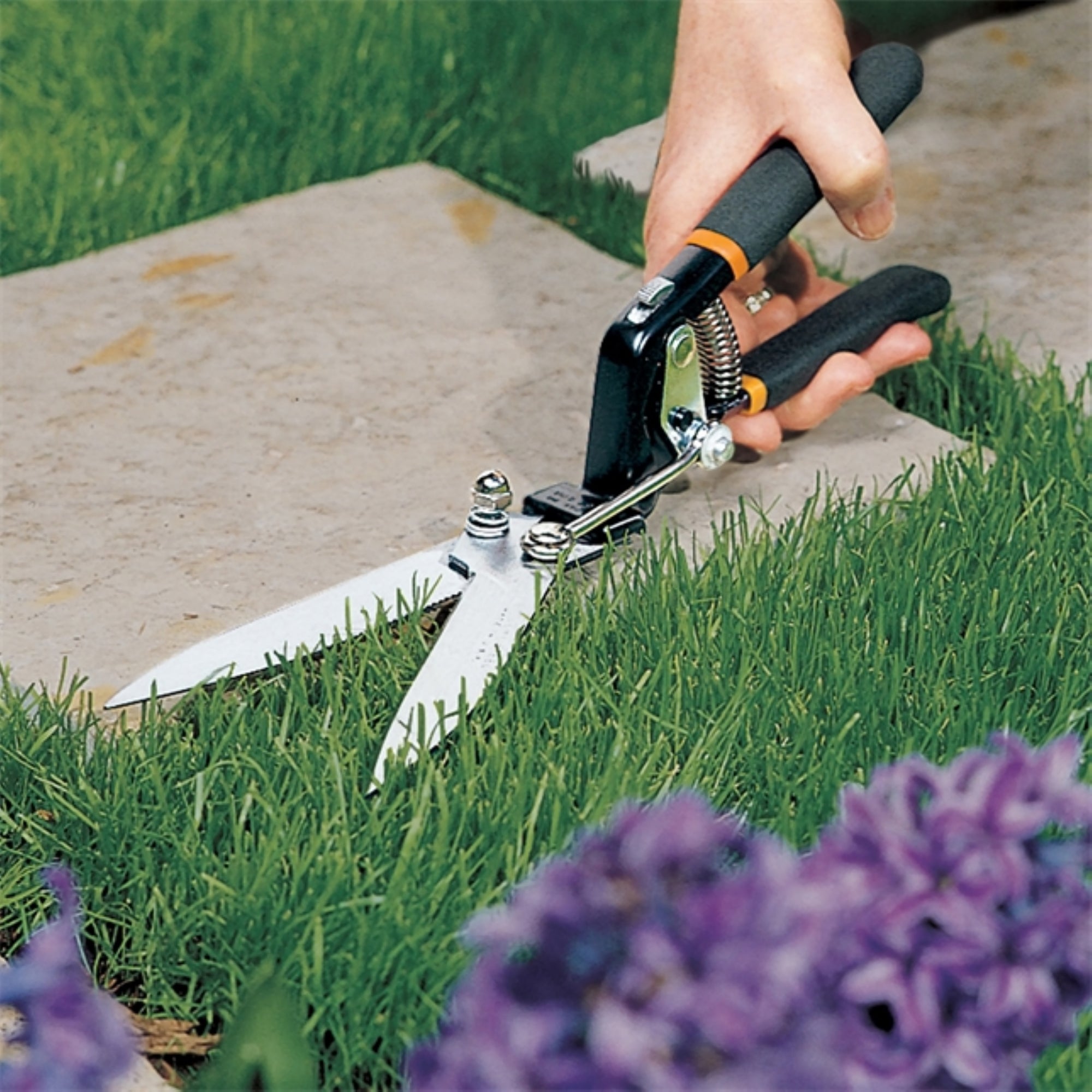 Fiskars Power Lever Aluminum Grass Shears for Garden Trimming