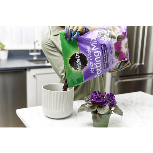 Miracle‑Gro African Violet Potting Mix — Specially Formulated, Slow-Release, 8qt