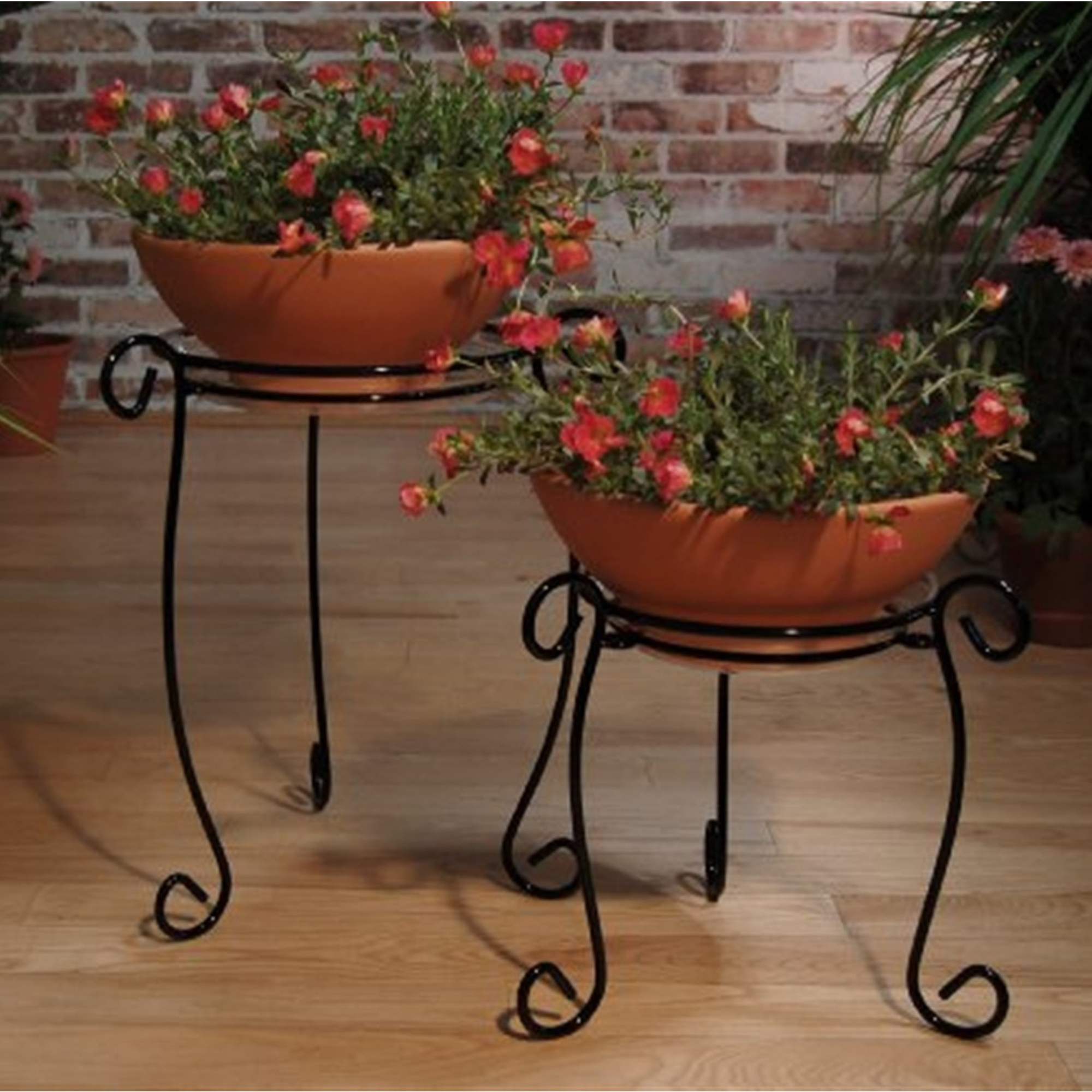 Plastec Simply Perfect Powder-Coated Steel Plant Stand, Indoor or Outdoor, 18"