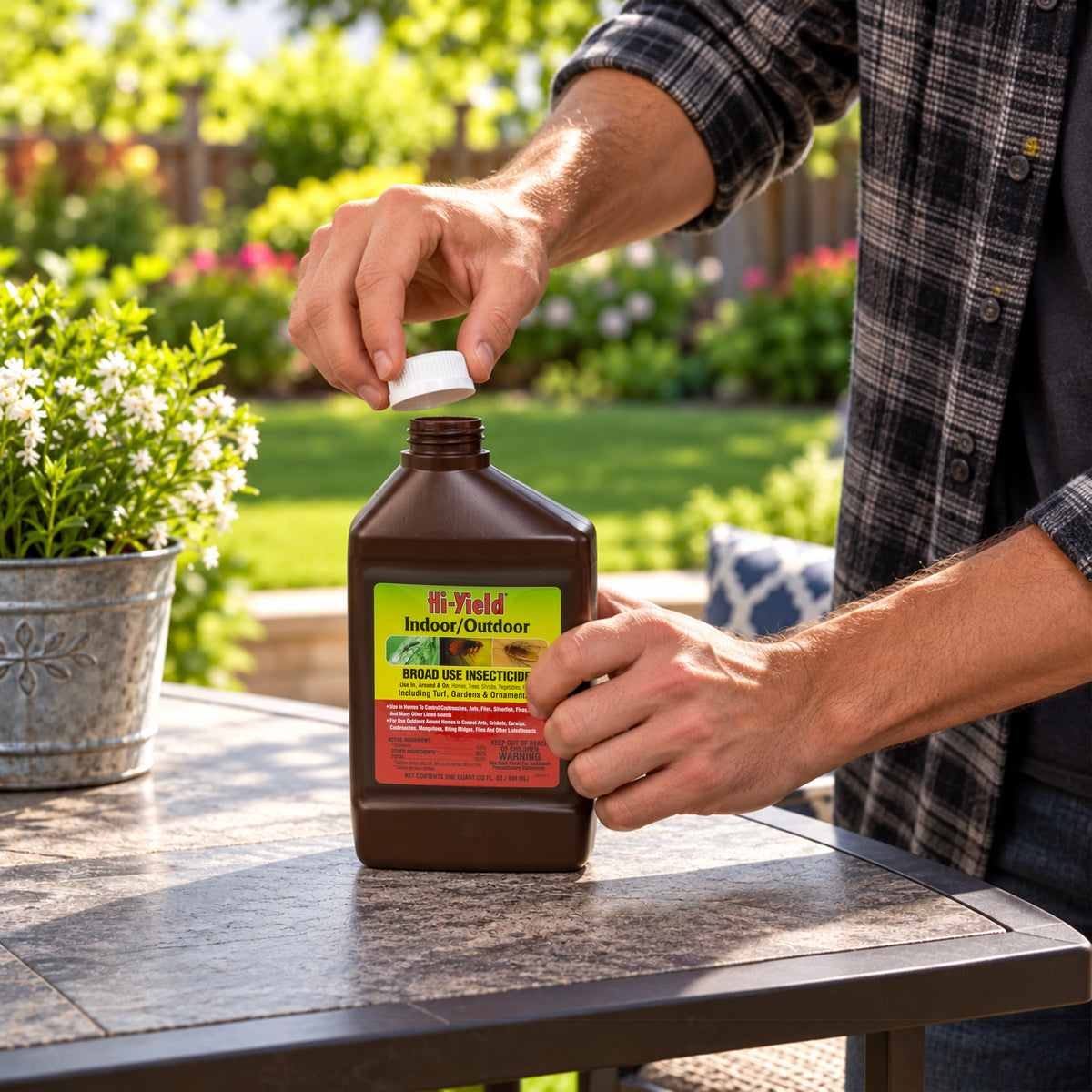 Hi-Yield Indoor/Outdoor Broad-Use Insecticide Liquid Concentrate, 32oz