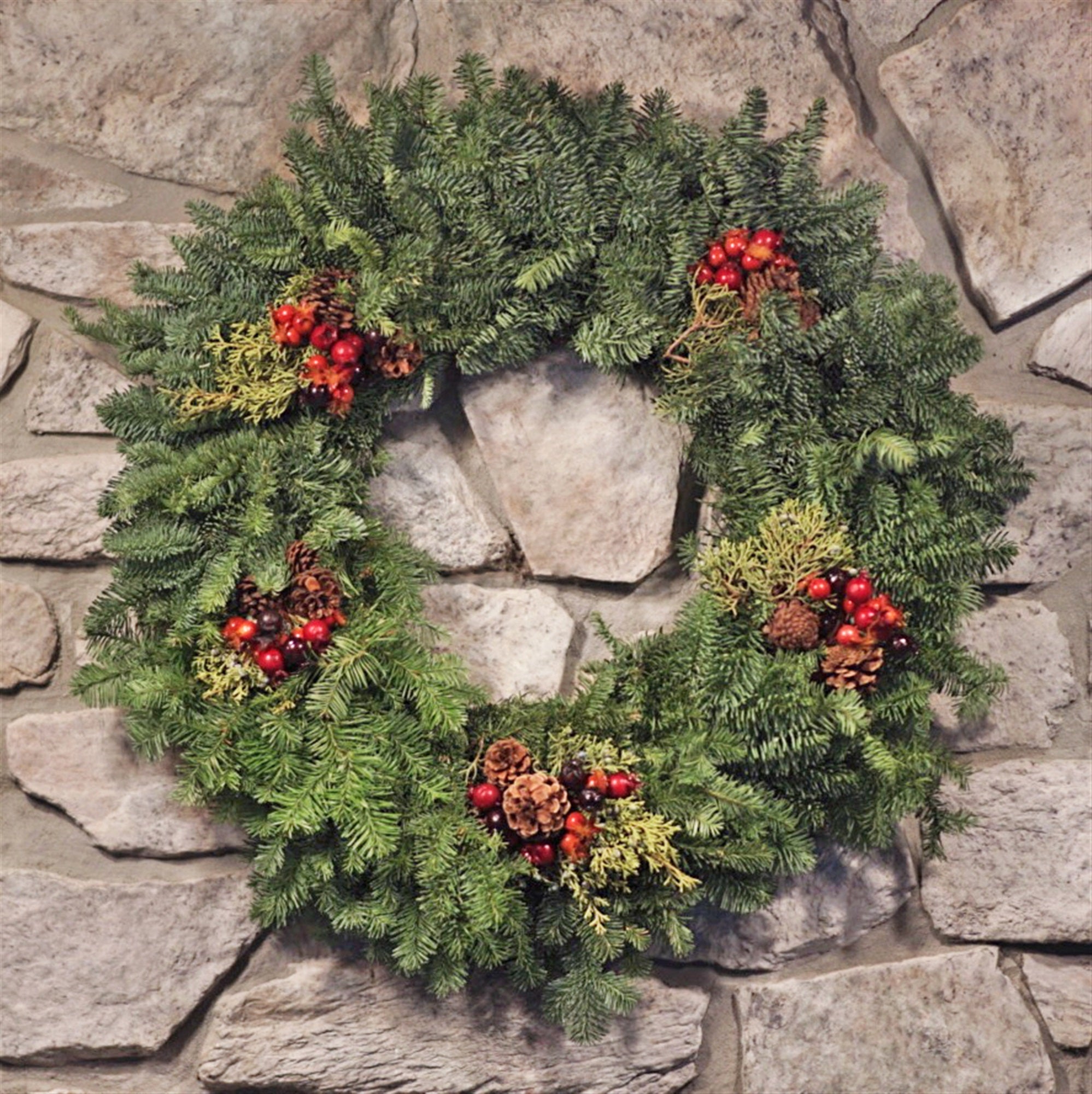 Garden Elements Fresh Christmas Holiday Live Evergreen Decorated Wreath, Noble Fir Splendor, 26"