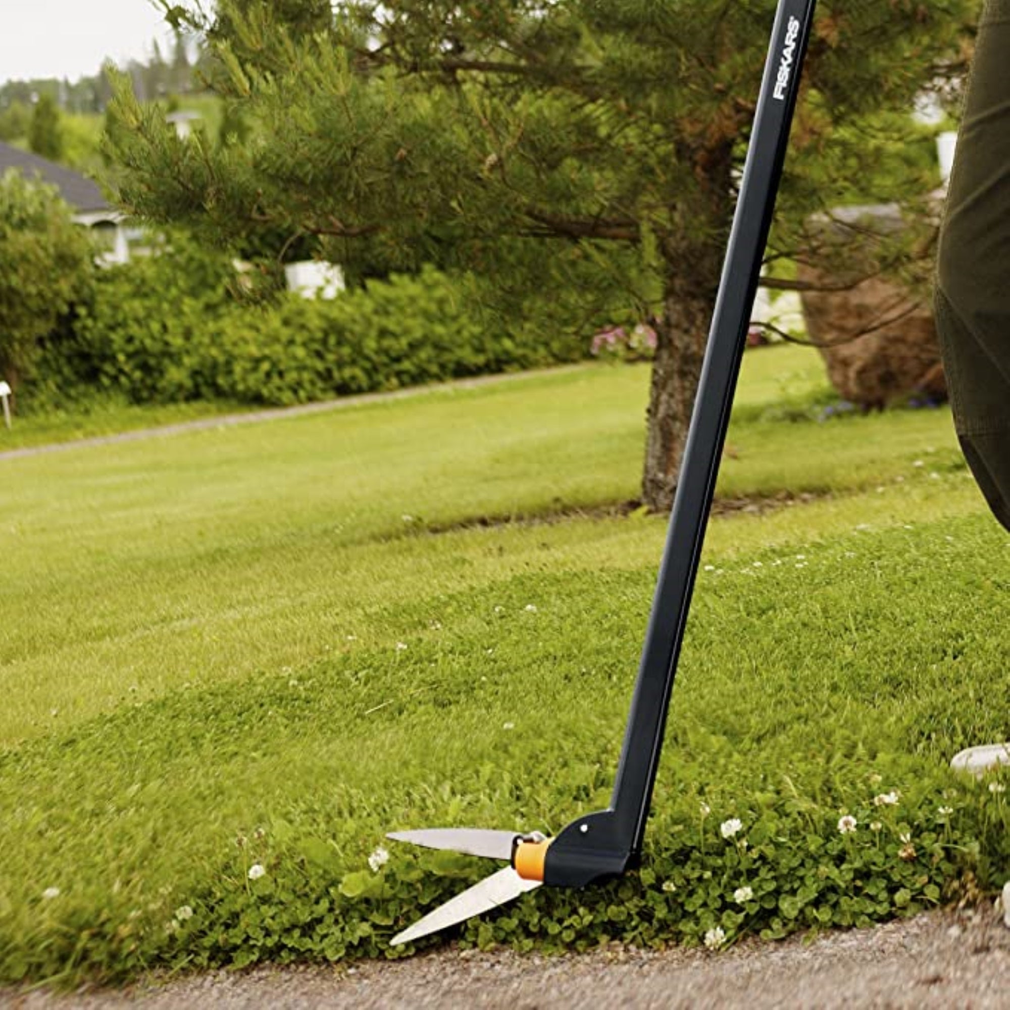 Fiskars Long Handled Swivel Grass Shears