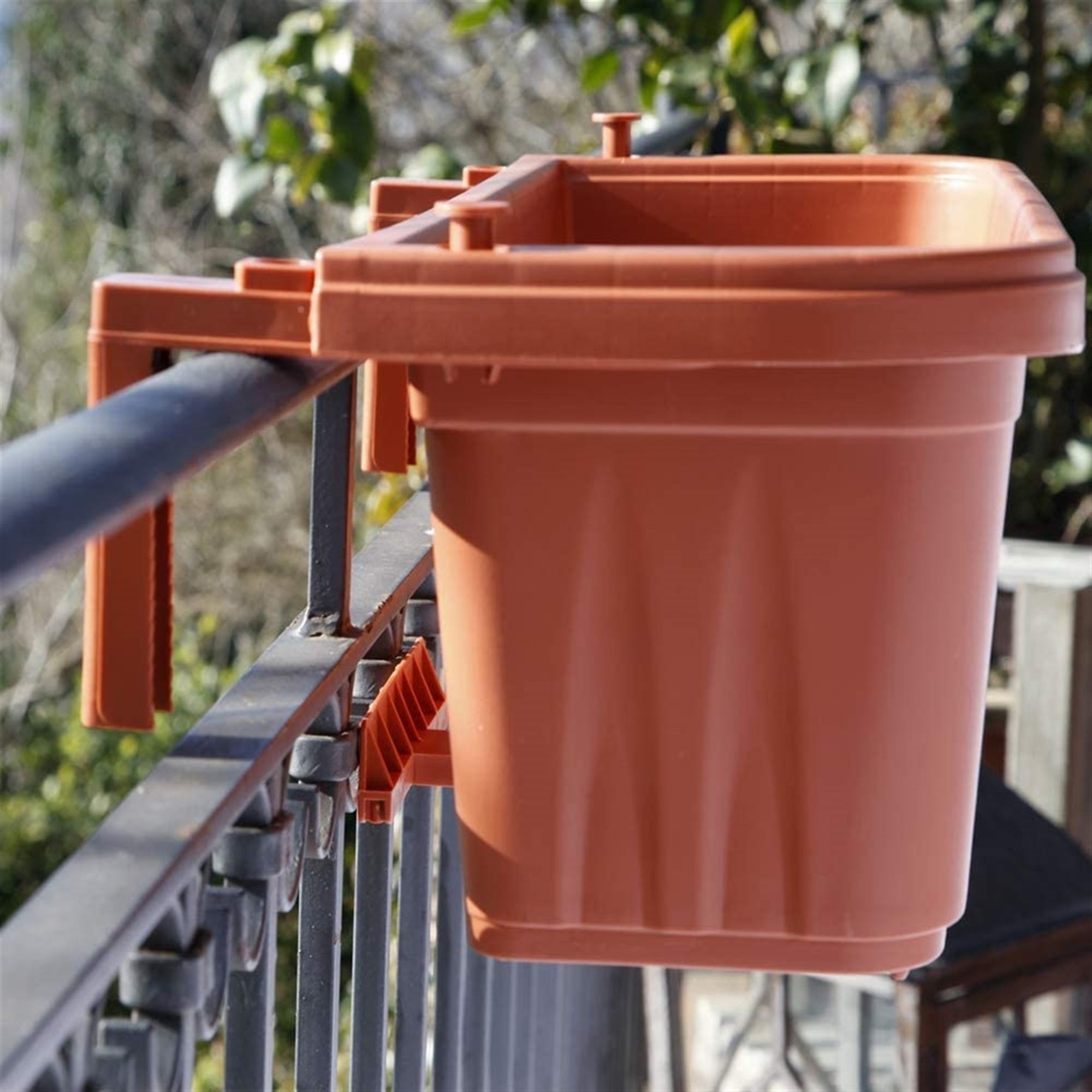 Apollo Adjustable Railing Plastic Planter Flower Pot, Terra Cotta, 24"